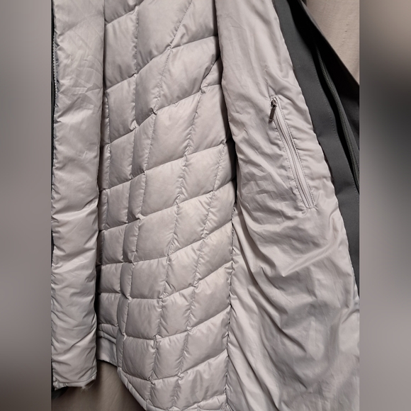 Patagonia Women's Tres 3-in-1 Parka Size M - Picture 8 of 10